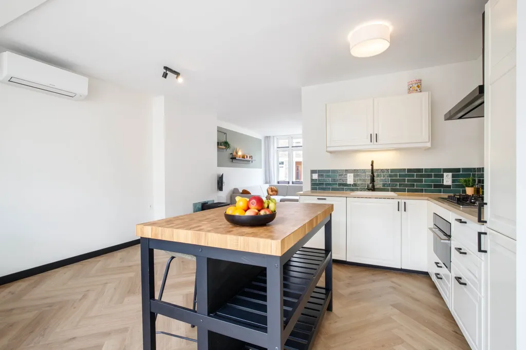 Cuisine - Modernised Townhouse with Rooftop Space in Gouda