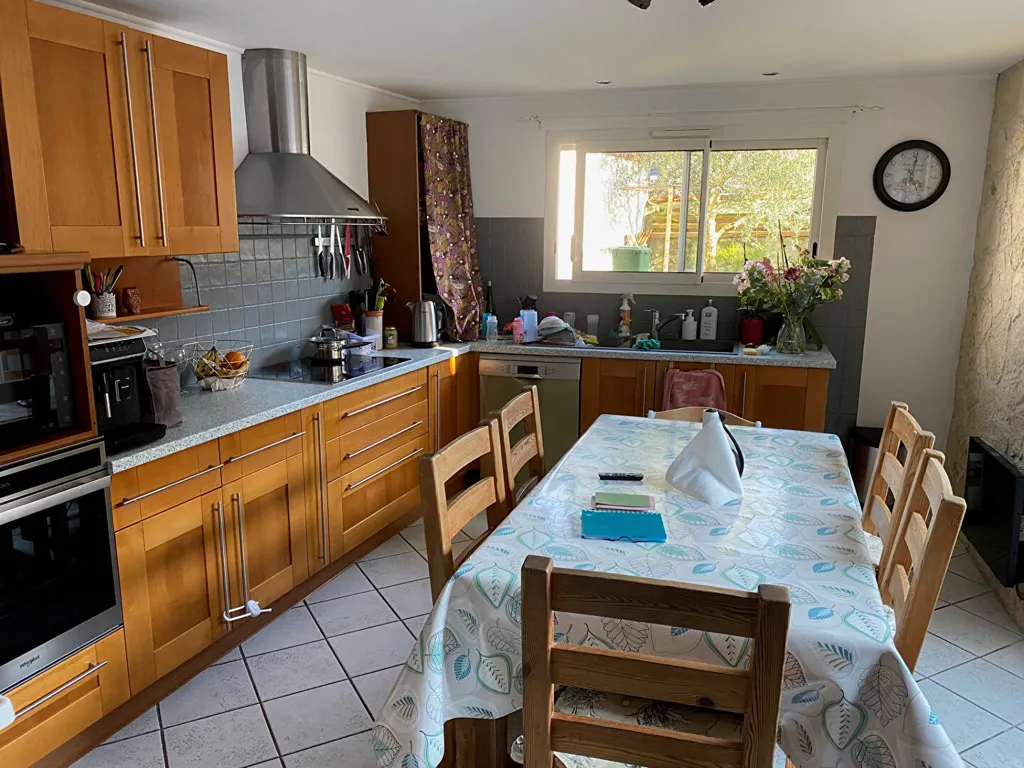 Cuisine - Maison de Bourg avec Jardin et Puits à Chanverrie