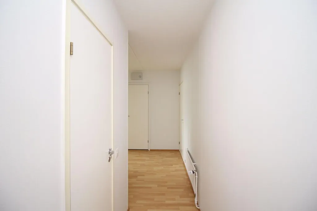 Esik - Spacious Flat with Balcony in Kurkimäki, Helsinki