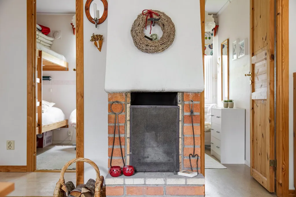 Elutuba - Charming Cottage with Lake View in Virserum