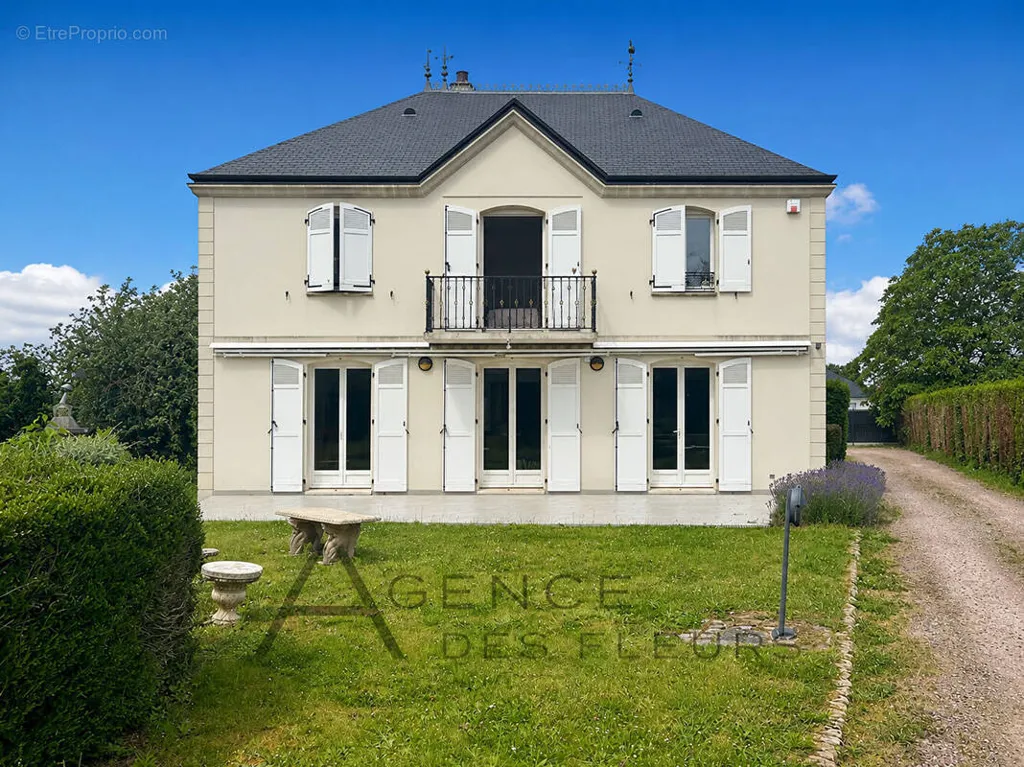 Extérieur - Maison Rénovée avec Jacuzzi près d'Elbeuf