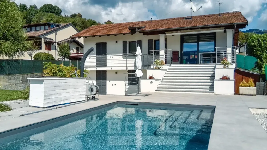 Bassein - Rustic Villa with Lake View in Pettenasco