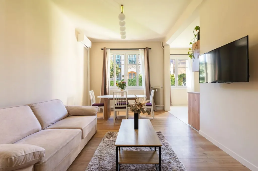 Soggiorno - Modernised 3-Bed Apartment in Nice Nord
