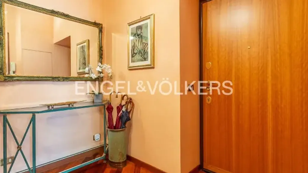Entrée - Luxury Apartment with Double Exposure in Rome