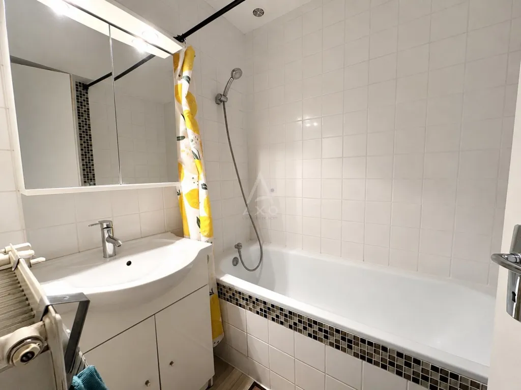 Salles de bain - Appartement avec grande terrasse à Pont-à-Mousson