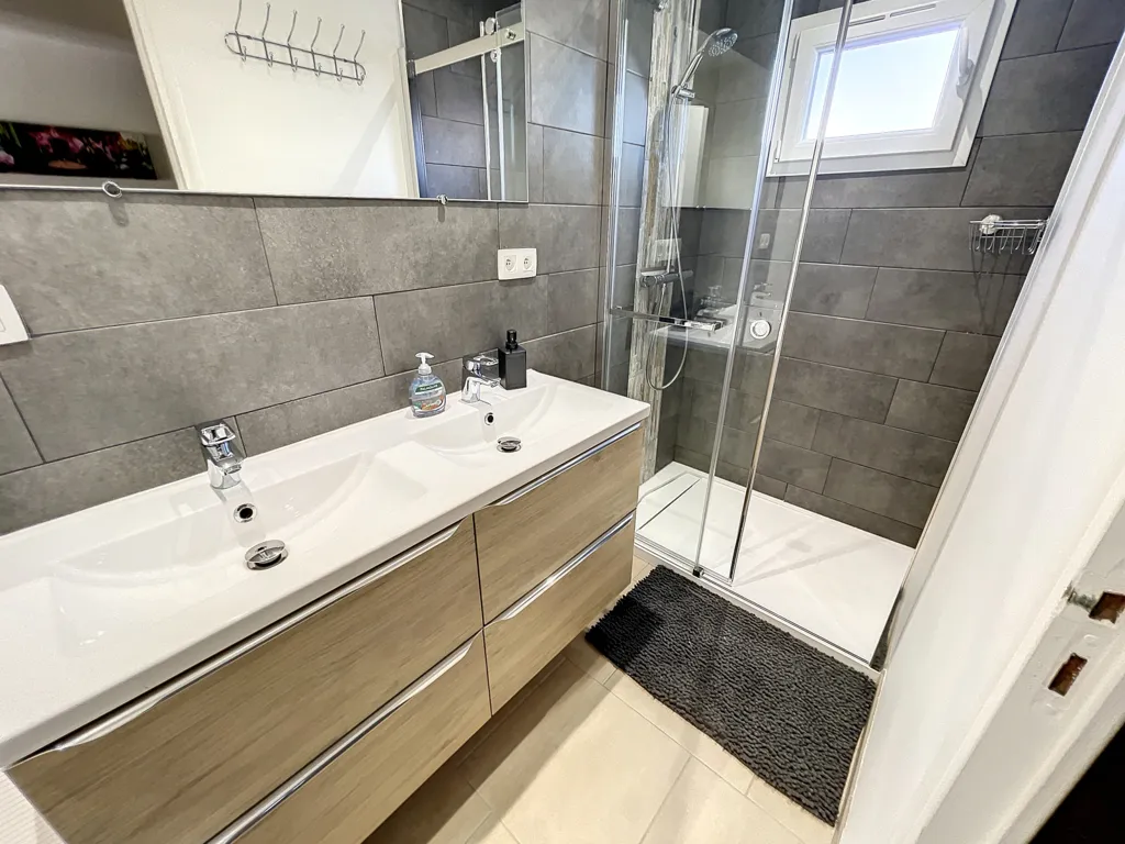 Bagni - Renovated T2 with Pool in Bormes-les-Mimosas