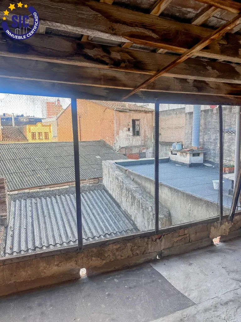 Pièces - Three-Storey House for Restoration in Castellón Centre