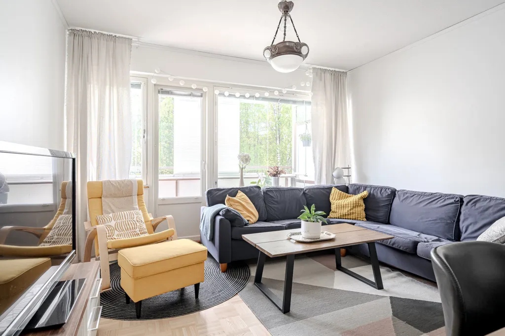 Séjour - Modernised Flat with Balcony in Vähäntuvantie
