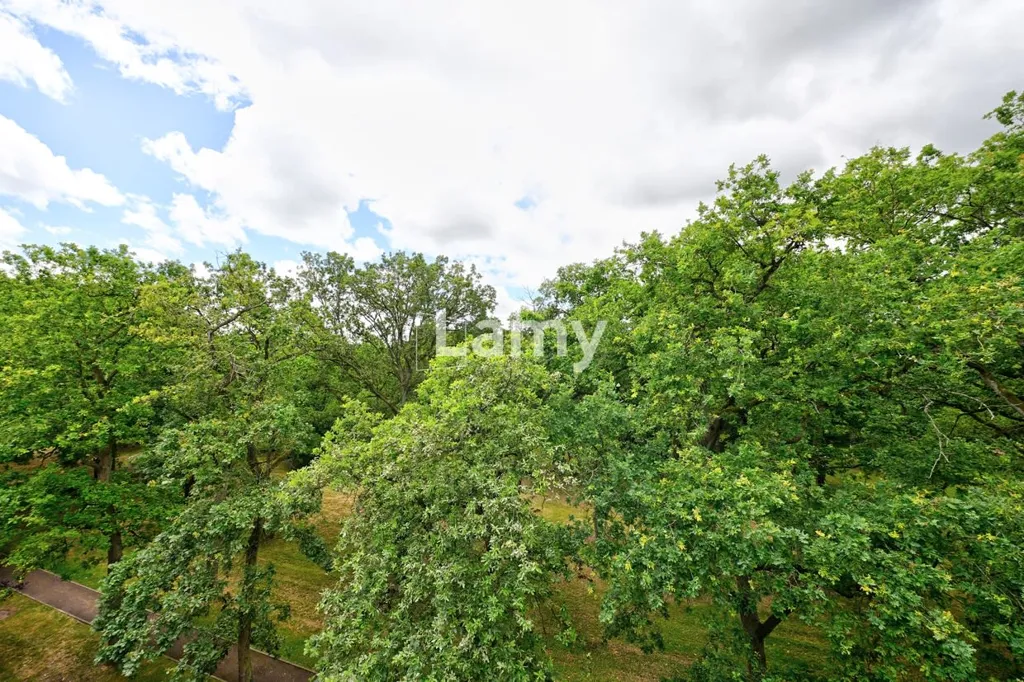 Õhuvaade - 3-Bedroom Apartment with Balcony in Central Location