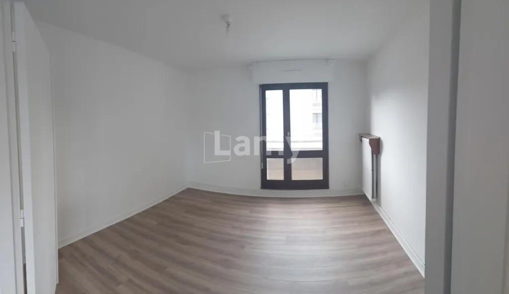Toad - 3-Bed Apartment with Balcony in BLD CATTENOZ