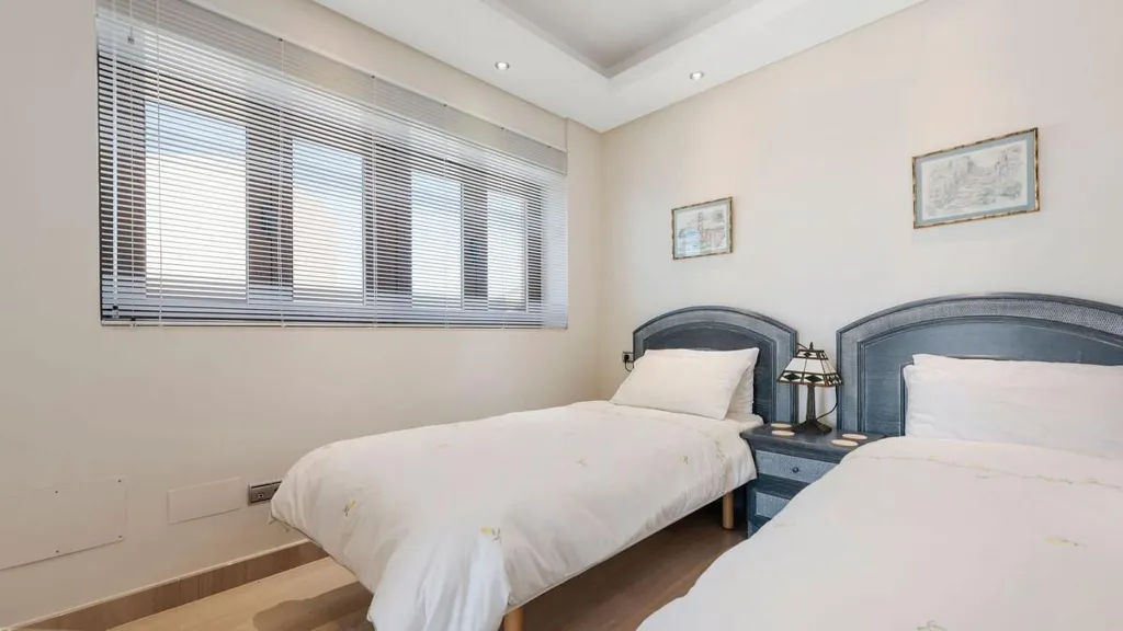 Chambres - Duplex Penthouse with 360 Views in Estepona