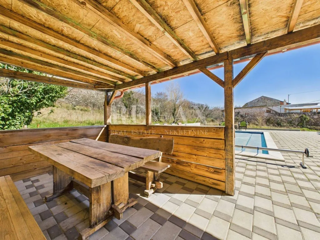 Terrass - Traditional House with Pool in Bribir