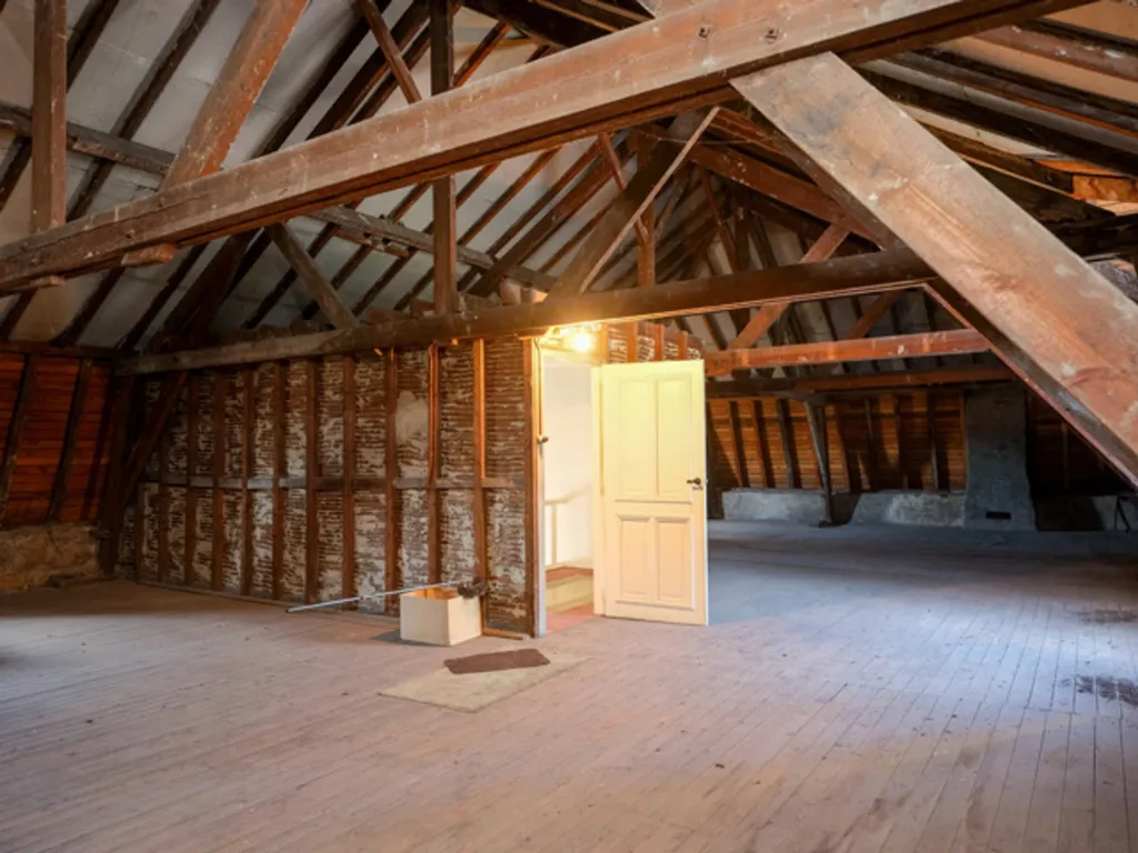 Stanze - Historic Pastorate with Potential in Town Centre