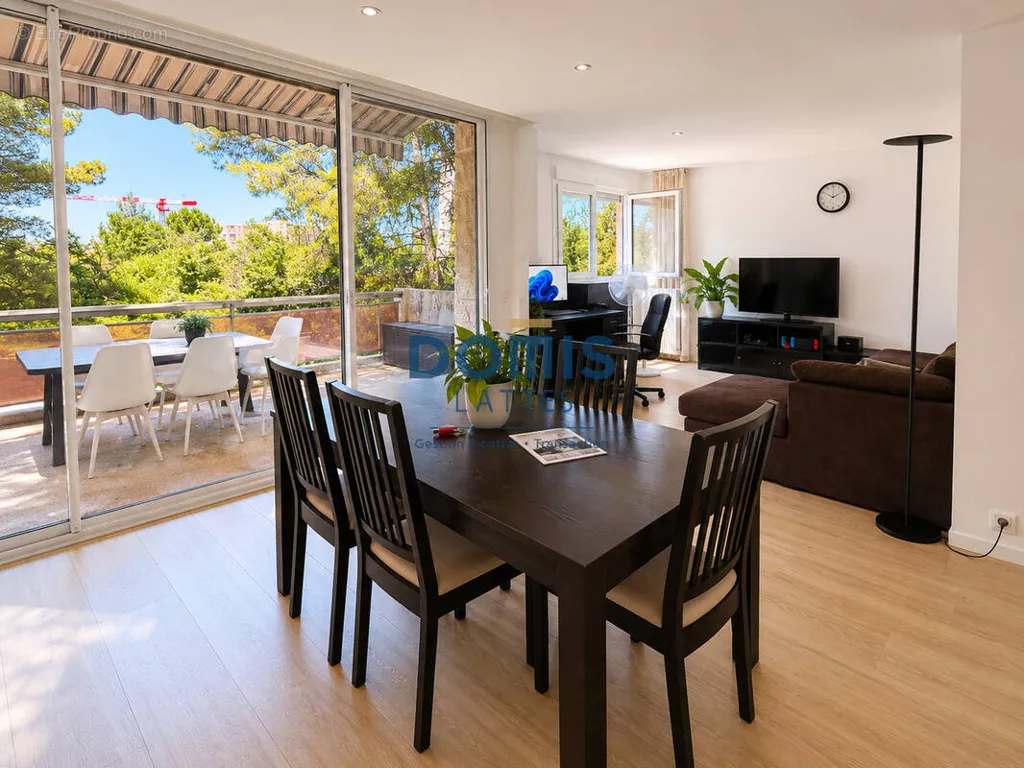 Sala da pranzo - Renovated T4 with Terrace in Pompignane