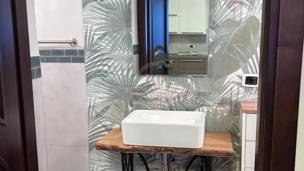 Salles de bain - Rusticated Apartment with Metro Access in Catania