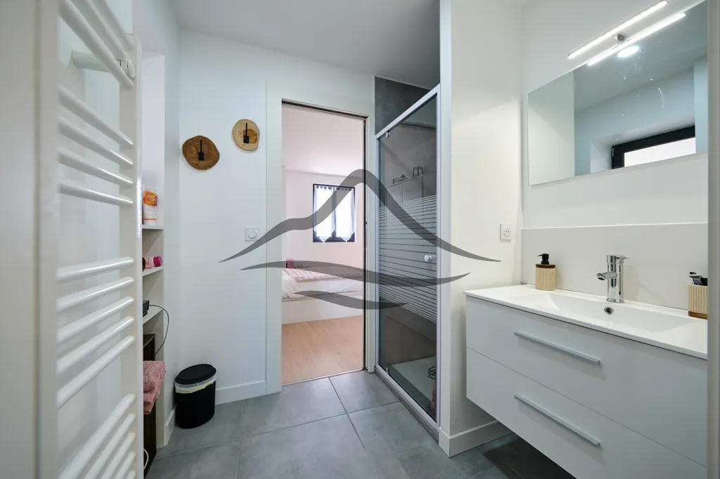Salles de bain - T3 Duplex Inversé avec Terrasse à La Motte-Servolex
