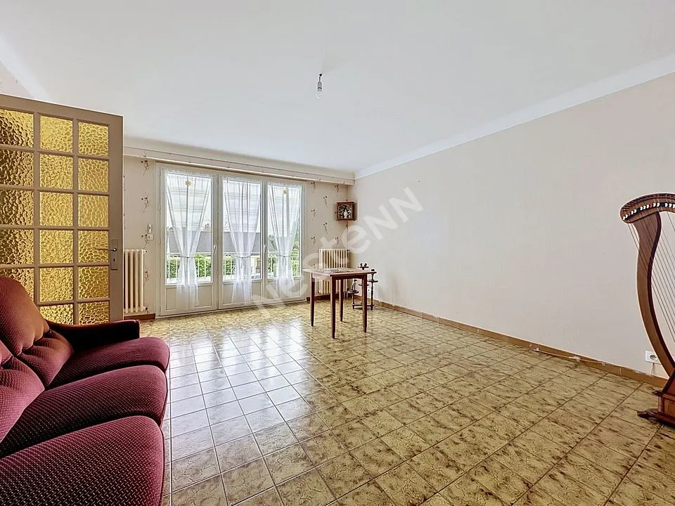 Living Room - 1973 House with Garden in Mesanger