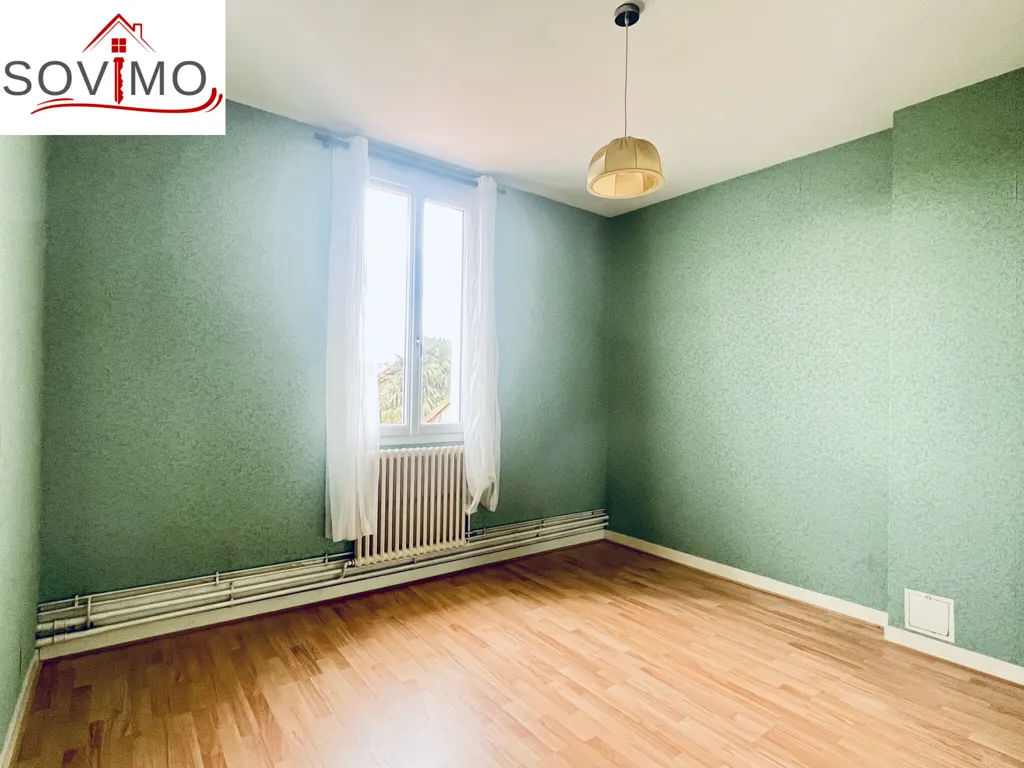 Pièces - Appartement T3 avec Jardin Commun à Roumazières