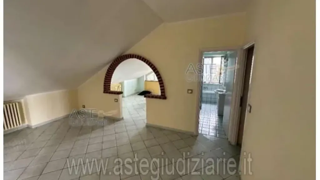 Pièces - Mansard Apartment with Terrace in Asti