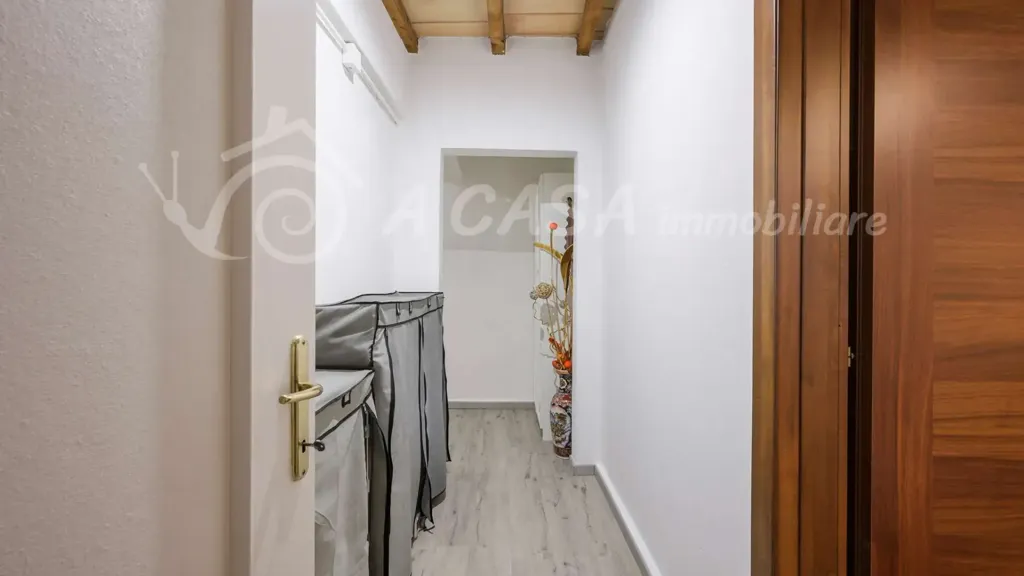 Entrée - Rearranged Apartment with Terraced View in Calestano