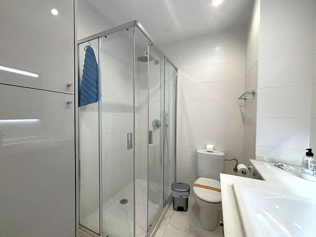 Salles de bain - 1-Bed Flat with Pool in Chaparil, Nerja