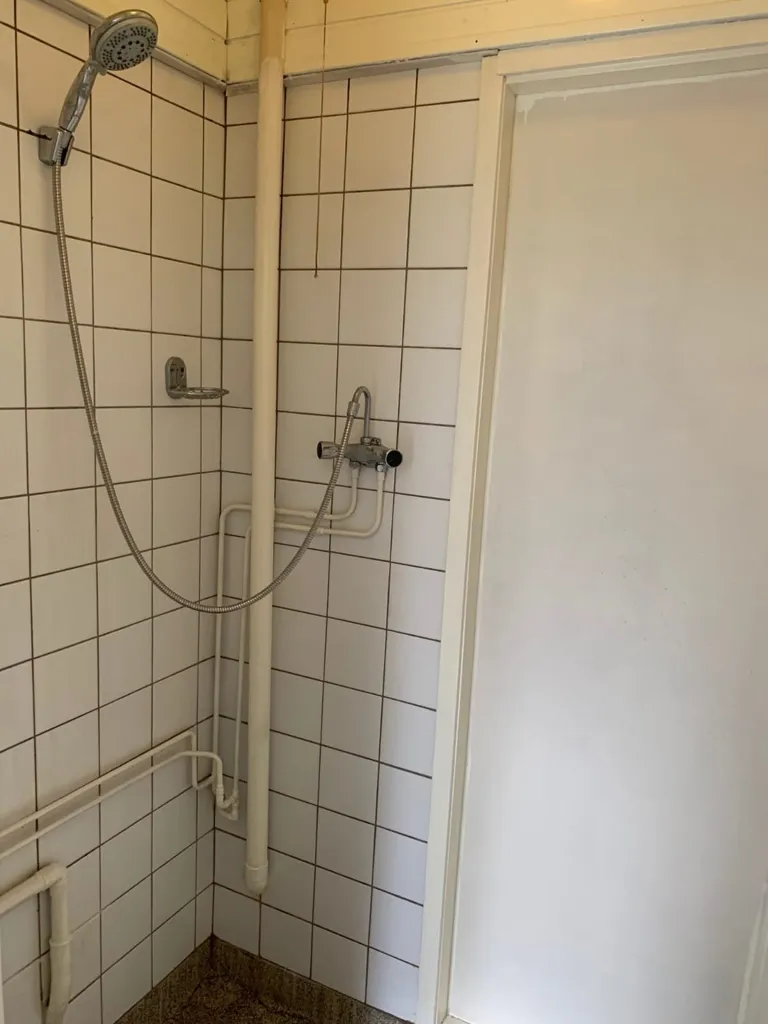 Badezimmer - 4-Bedroom Apartment with Garden in Enschede