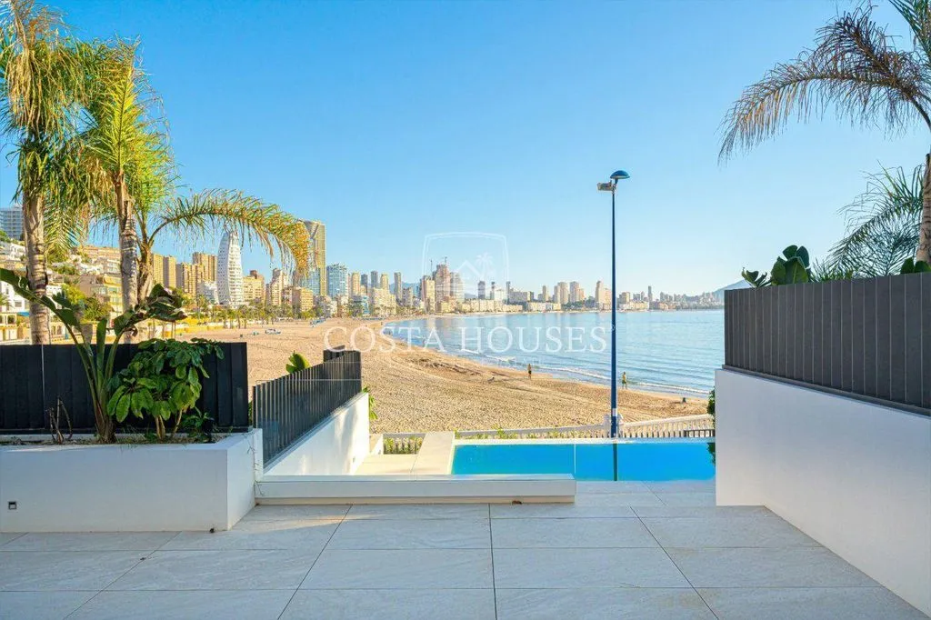 Pool - Luxury Penthouse with Sea View in Benidorm