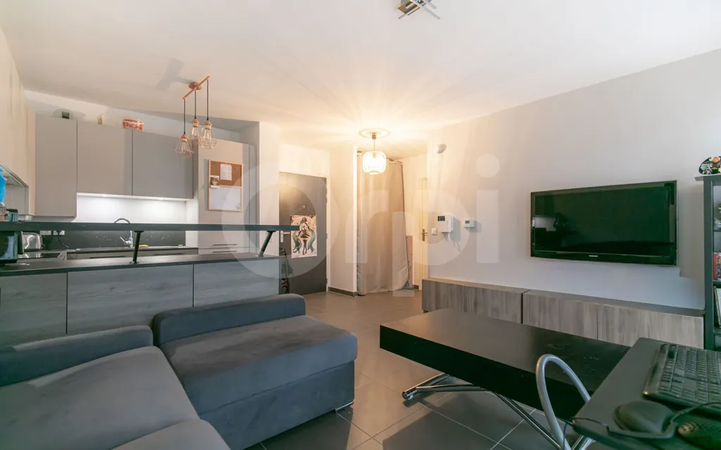 Séjour - Appartement T2 avec Balcon au Centre de Villecresnes