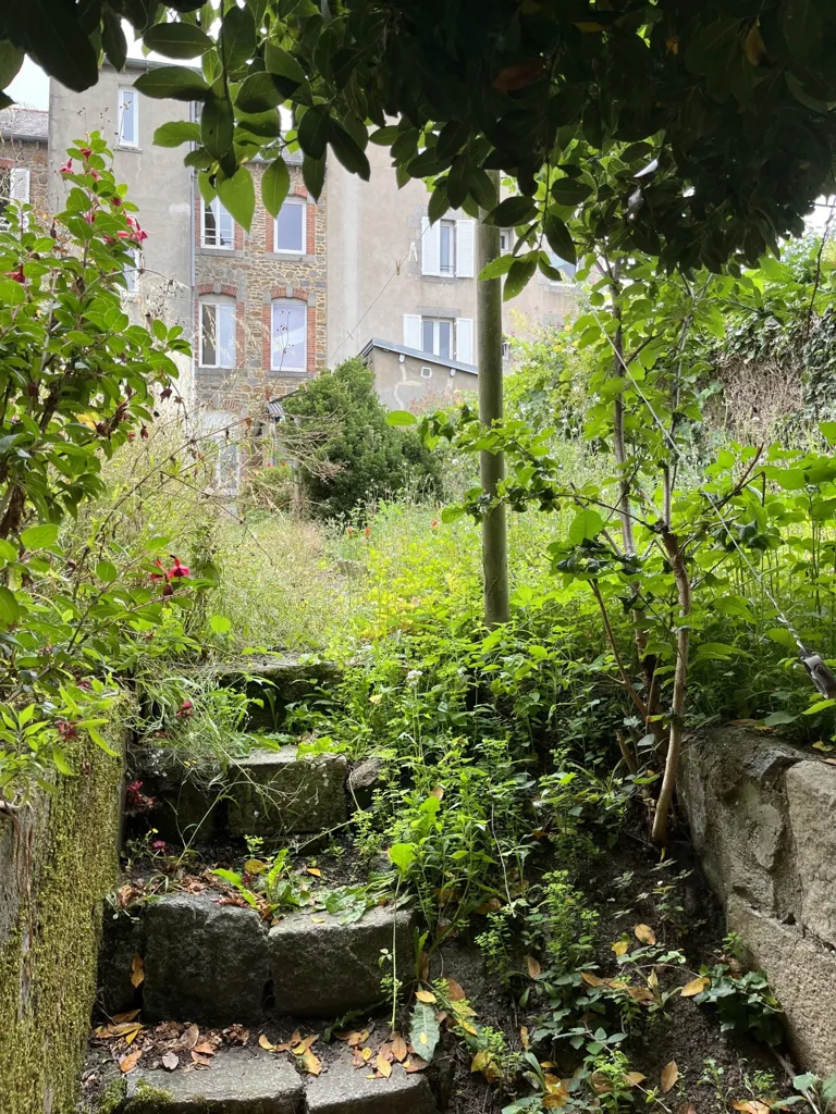 Giardino - 3-Bed Apartment with Private Garden in St Brieuc