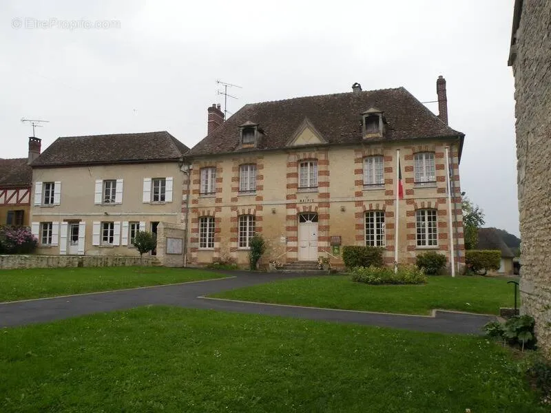 Esterno - Buildable Plot with Viability in Delincourt