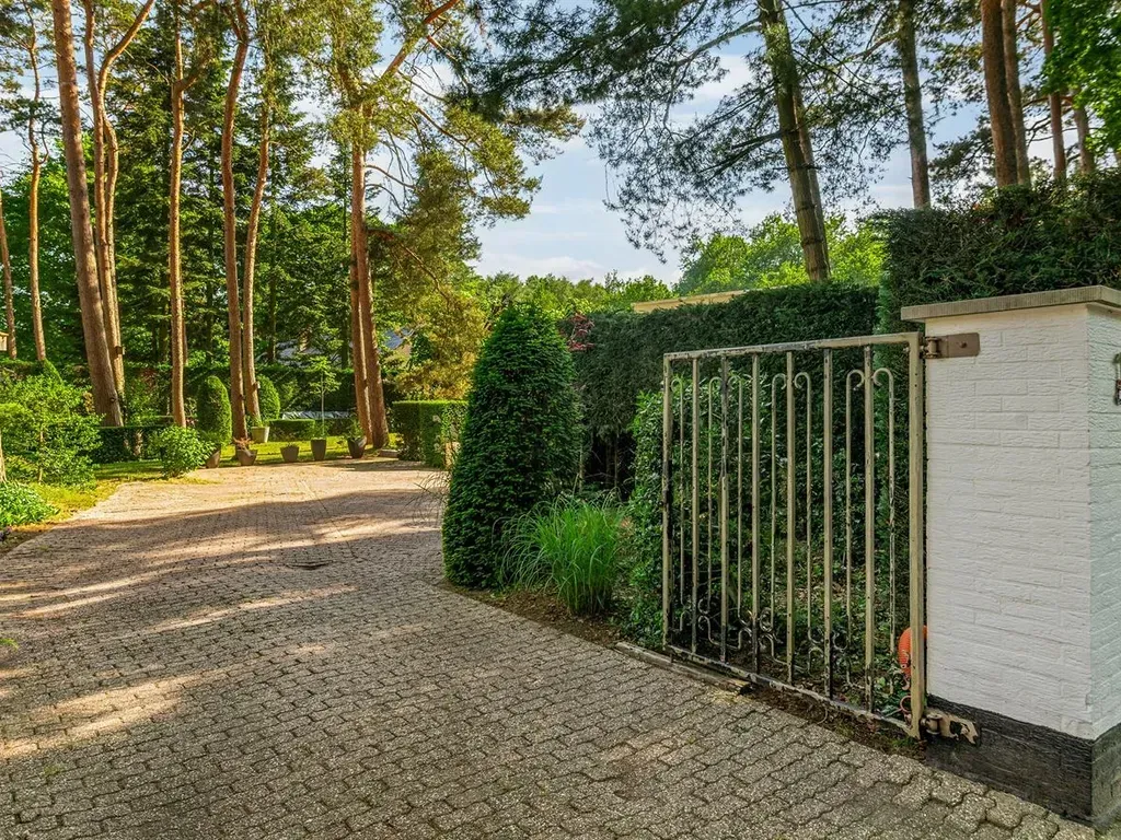Extérieur - Maison de 1971 avec Garage à Waasmunster
