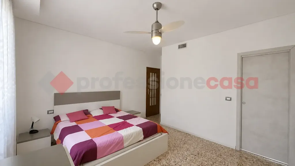 Bedrooms - Semi-detached Villa with Central Location in Opera