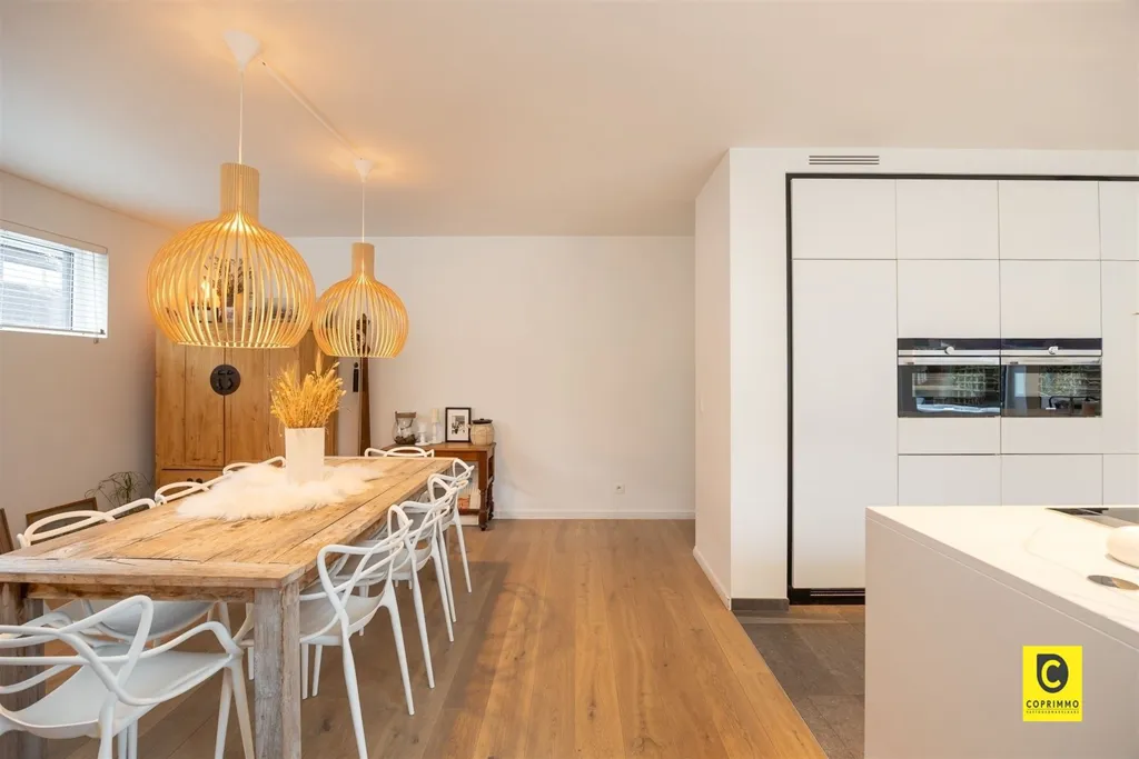 Salle à manger - Maison Moderne avec Terrasse à Niel