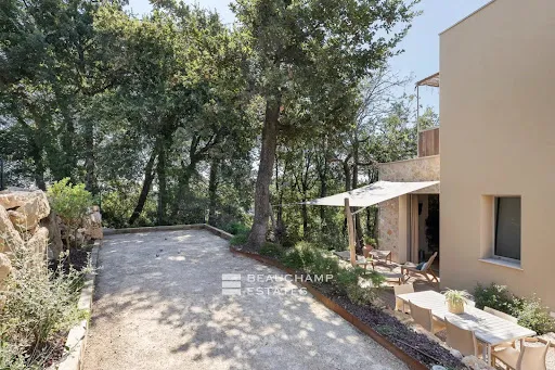 Terrasse - Villa de Luxe avec Piscine à Valbonne