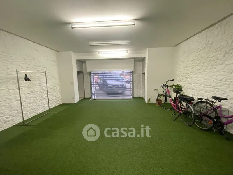 Garage - Independent Apartment with Arno Views in Florence
