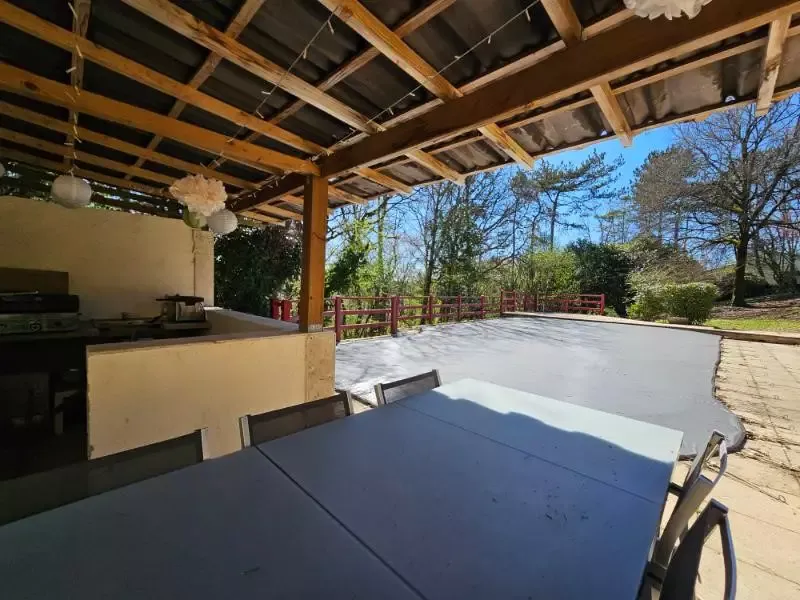 Terrass - Provençal House with Pool in Trélissac