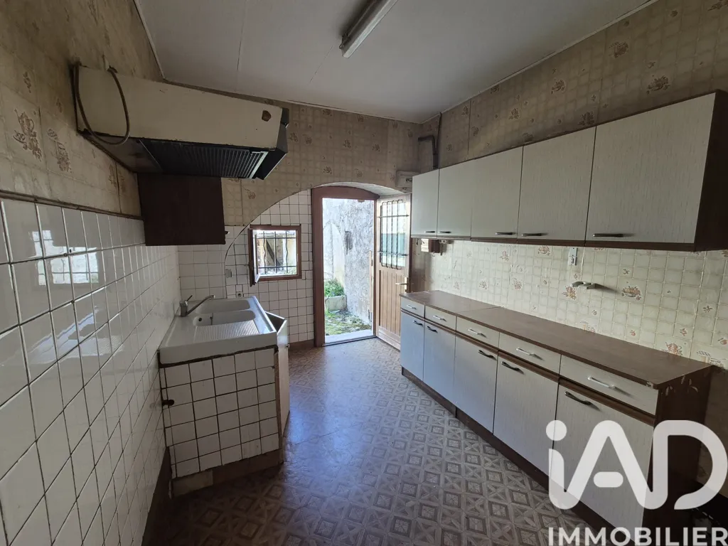 Cuisine - Maison de Village avec Jardin à Chassignelles