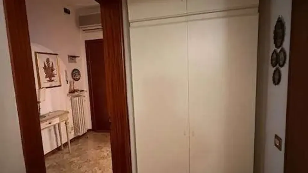 hallway_entrance