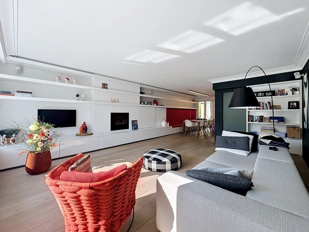Soggiorno - Mixed-Use Building with Retail Space in Vrasene