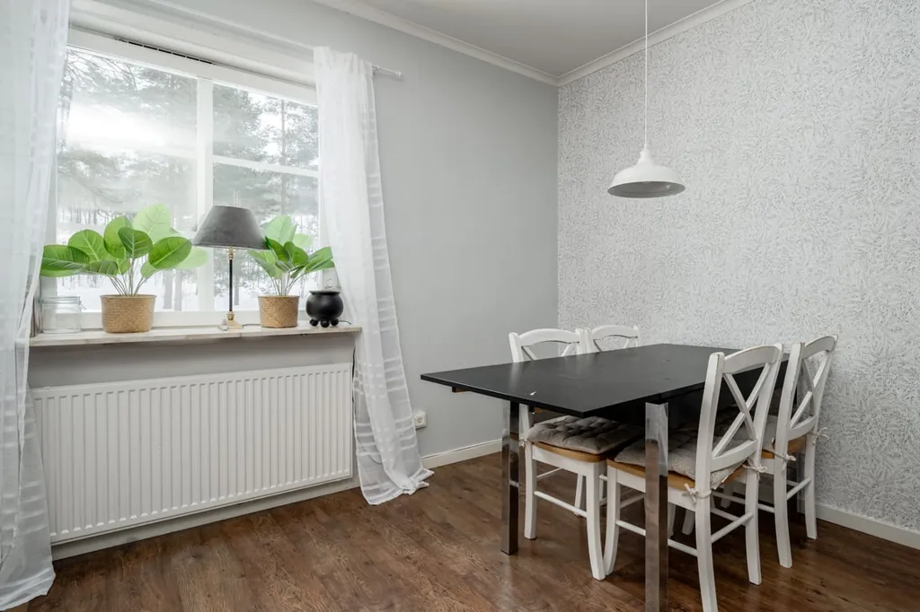 Sala da pranzo - Stable Rental Property with 16 Units and Garage