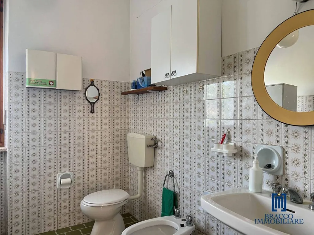 Salles de bain - Historic Casale with Panoramic Views in Cortemilia