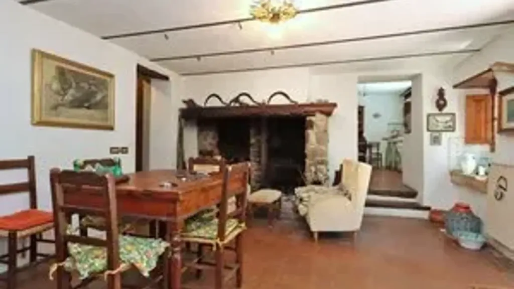 10-room house in IT