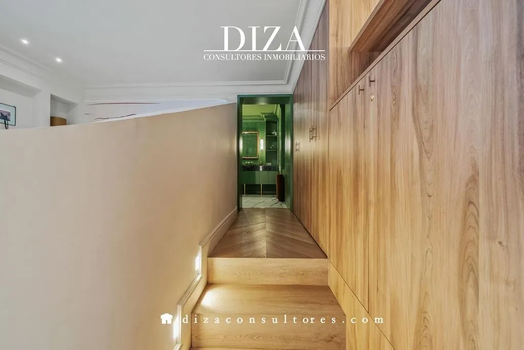 Esik - Luxury 6-Bedroom Apartment in Madrid