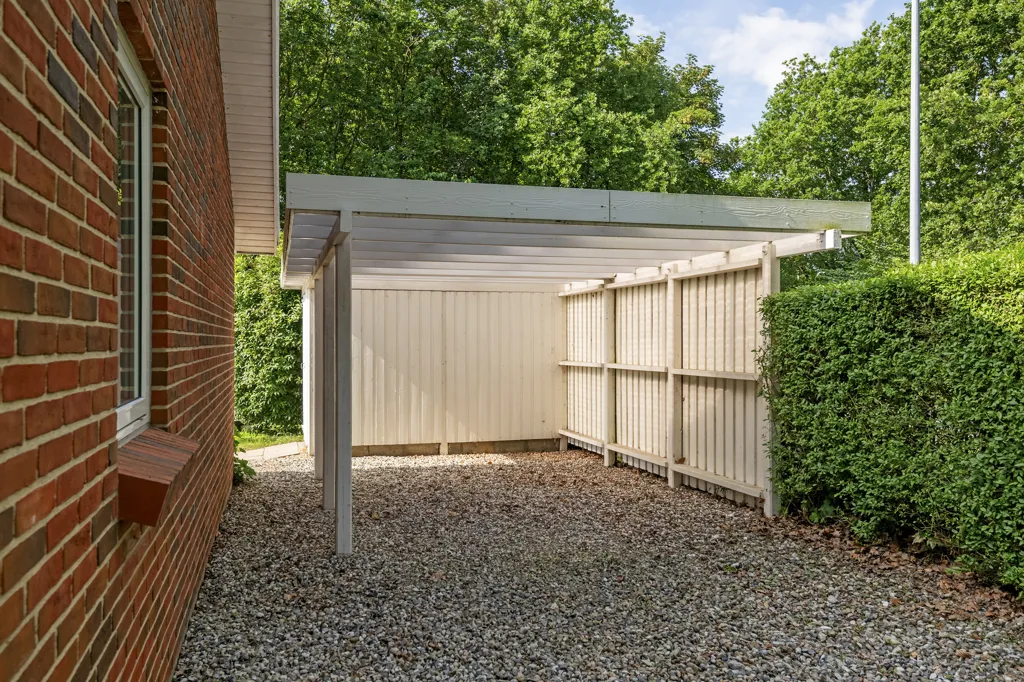 Garaaž - Co-op Flat with South-Facing Terrace in Gjellerup