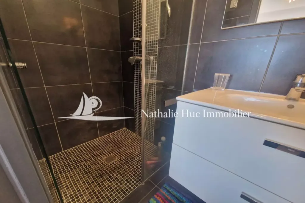 Salles de bain - Appartement Duplex avec Terrasse à Canet Plage