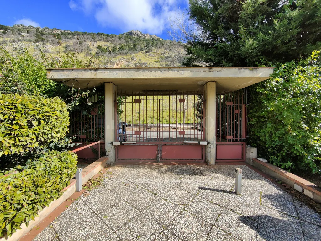 Välivaade - Luxury Villa with Circular Design in Palermo