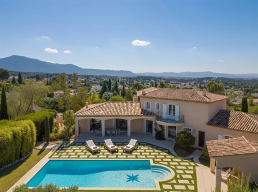 Piscina - Renovated Villa with Pool in Valbonne