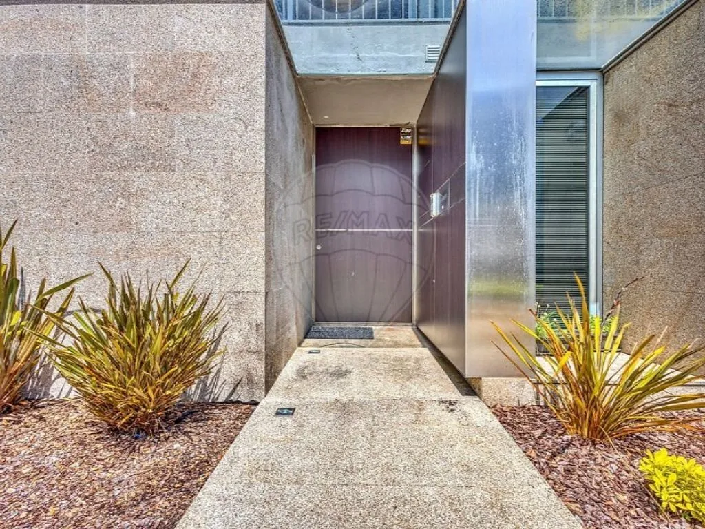 Entrée - Contemporary House with Terrace in Castêlo da Maia