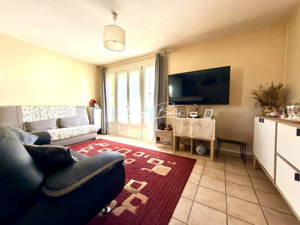 Séjour - Appartement Rénové avec Loggia à Perpignan