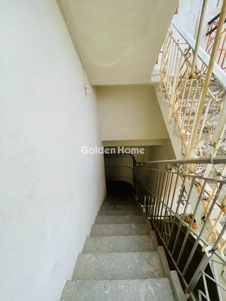 Pièces - Apartment with Balcony in Perama Centre